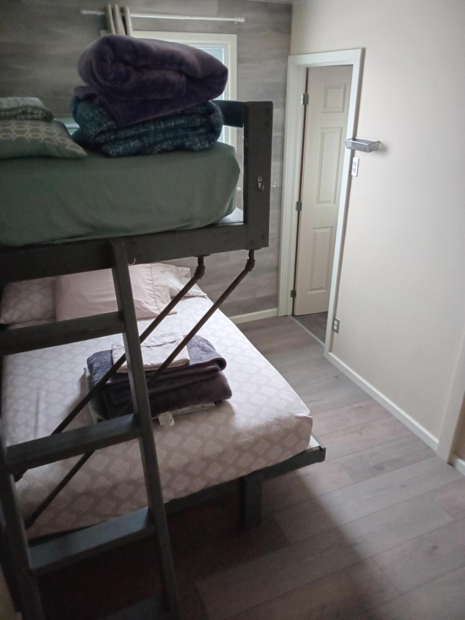 Auberge Jeunesse A Loulou Levis Room photo