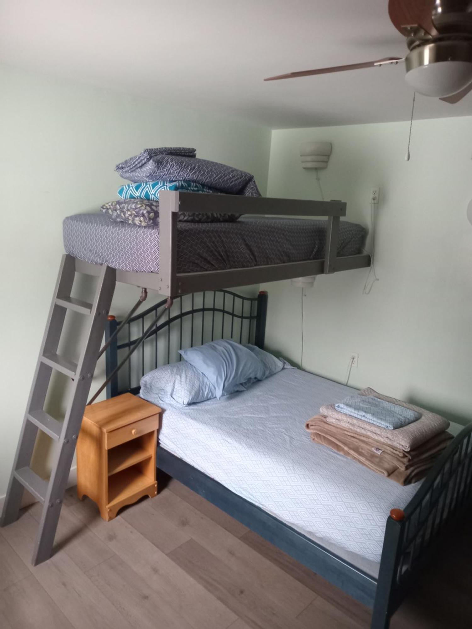 Auberge Jeunesse A Loulou Levis Room photo
